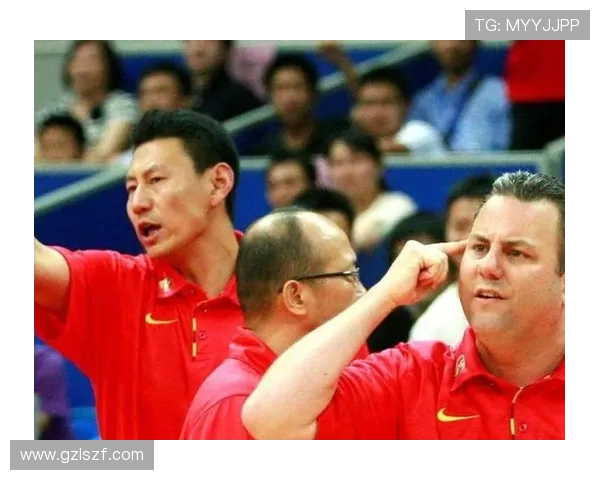 南京足球队快攻战术揭秘：如何在瞬息万变中掌控比赛节奏与胜利